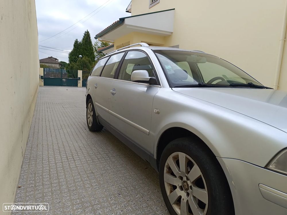 VW Passat 1.9 TDi Highline - 11