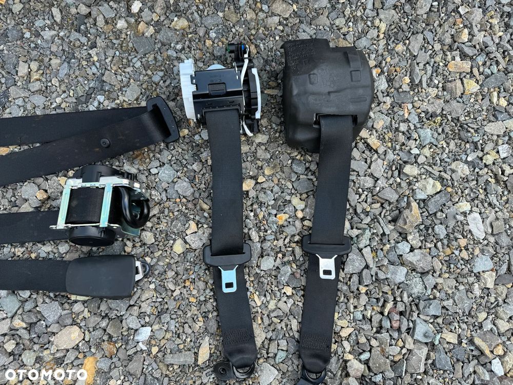 DESKA KONSOLA KOKPIT PODUSZKA PASY BMW F45 F46 ORYGINALNA - 12