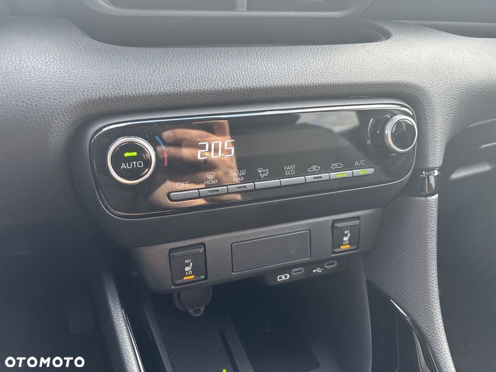 Toyota Yaris Hybrid 1.5 Style - 22