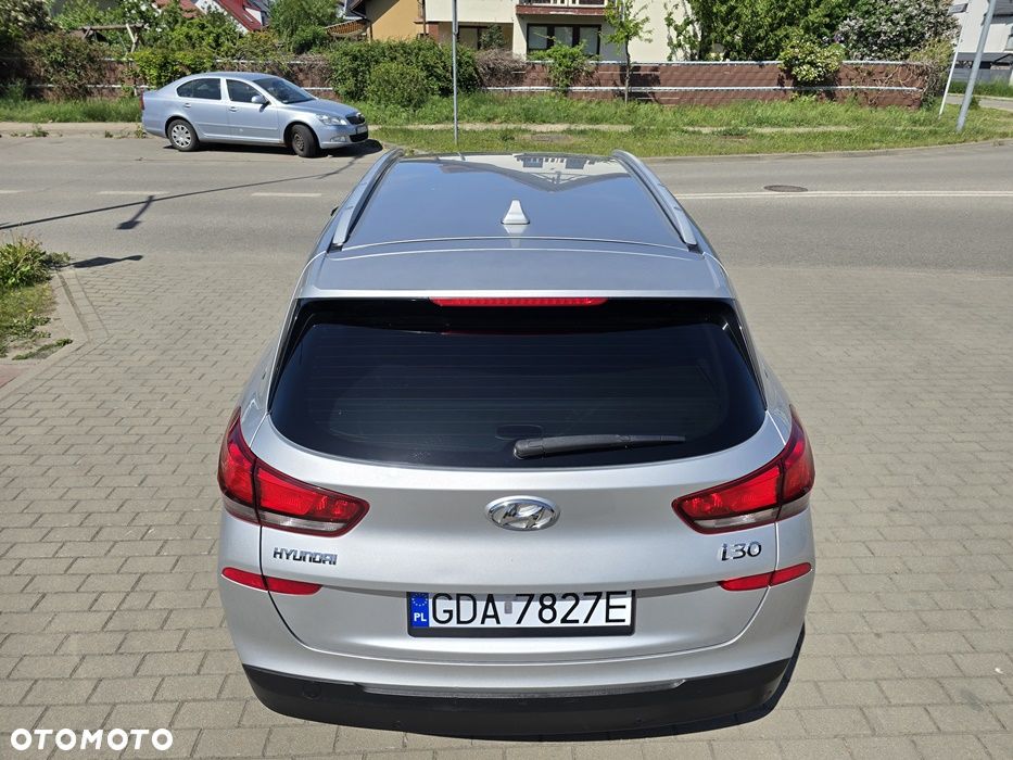 Hyundai i30 1.6 D Premium - 16