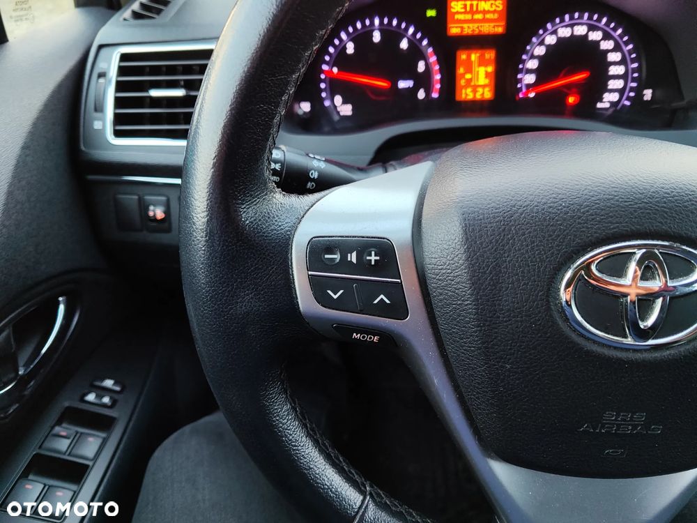 Toyota Avensis 2.2 D-4D Business Edition - 21