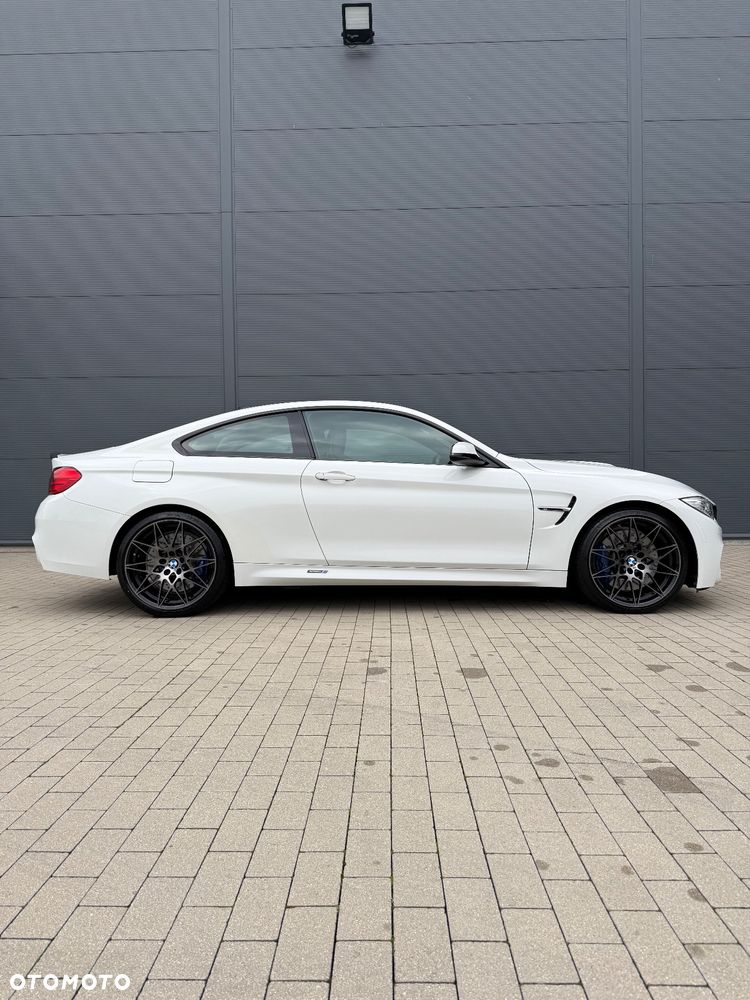 BMW M4 Standard - 1