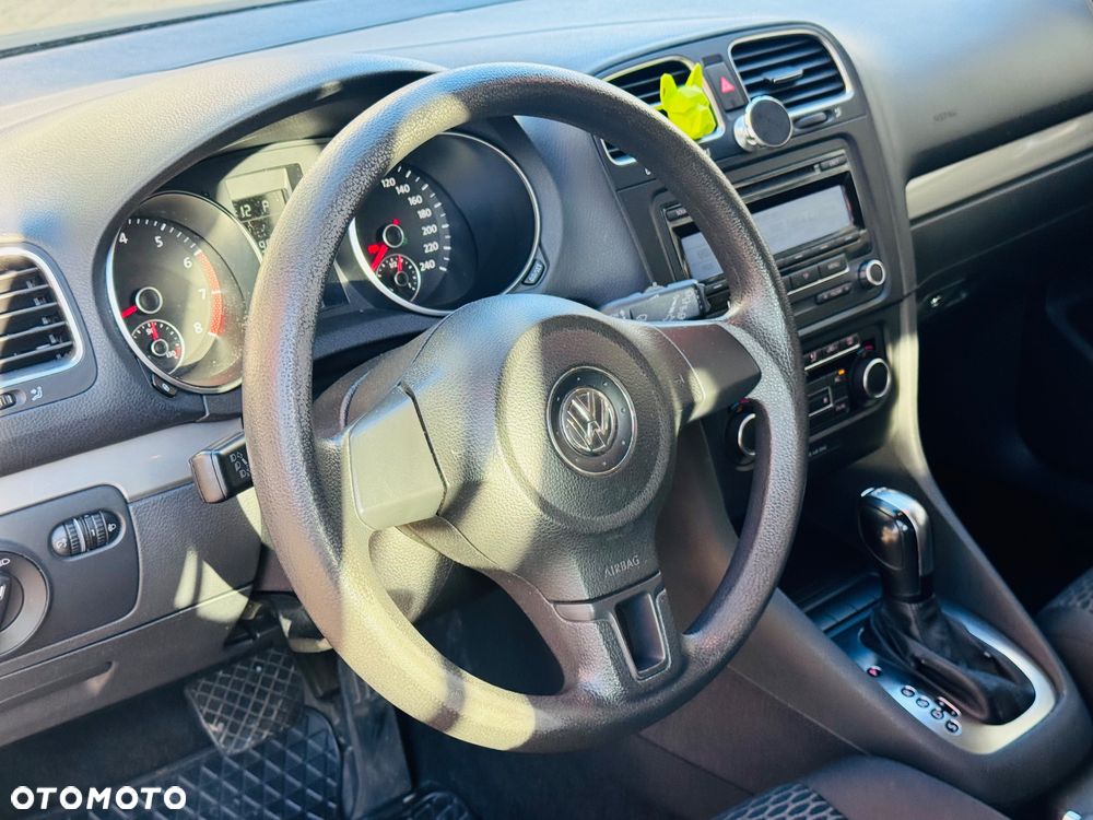 Volkswagen Golf Variant 1.4 TSI Comfortline DSG - 26