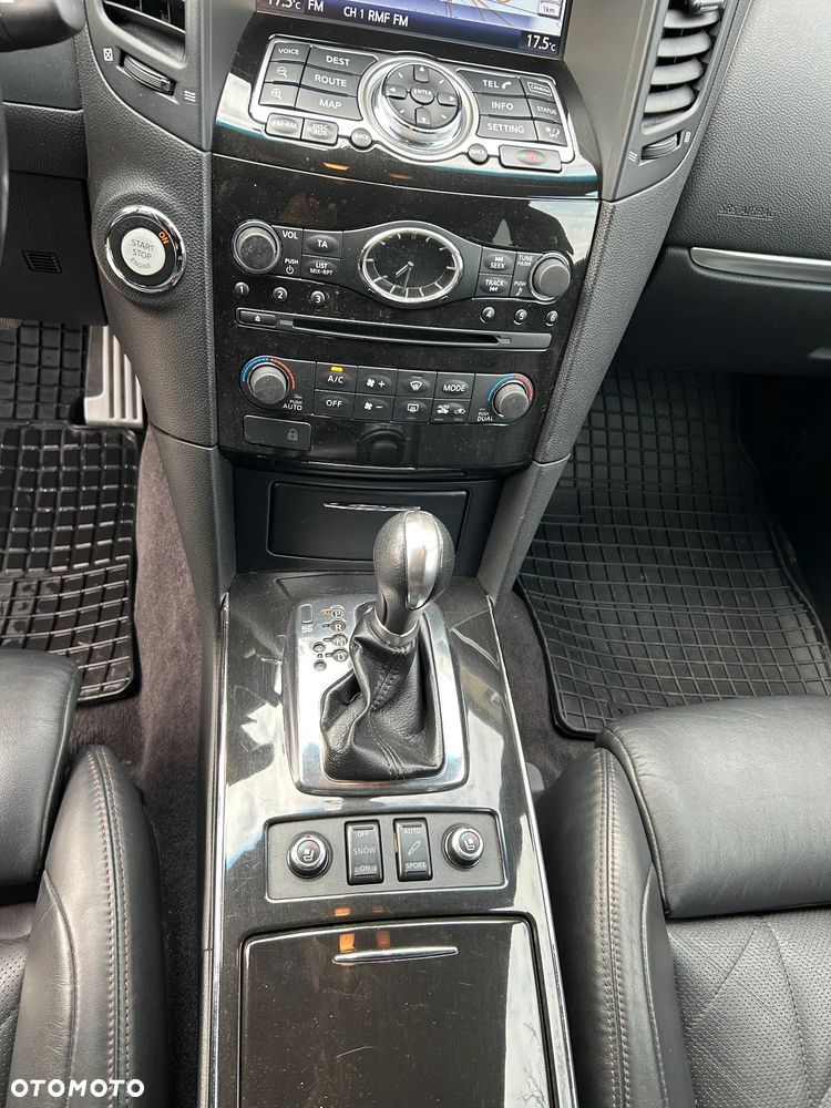 Infiniti QX70 3.7 AWD Design - 16