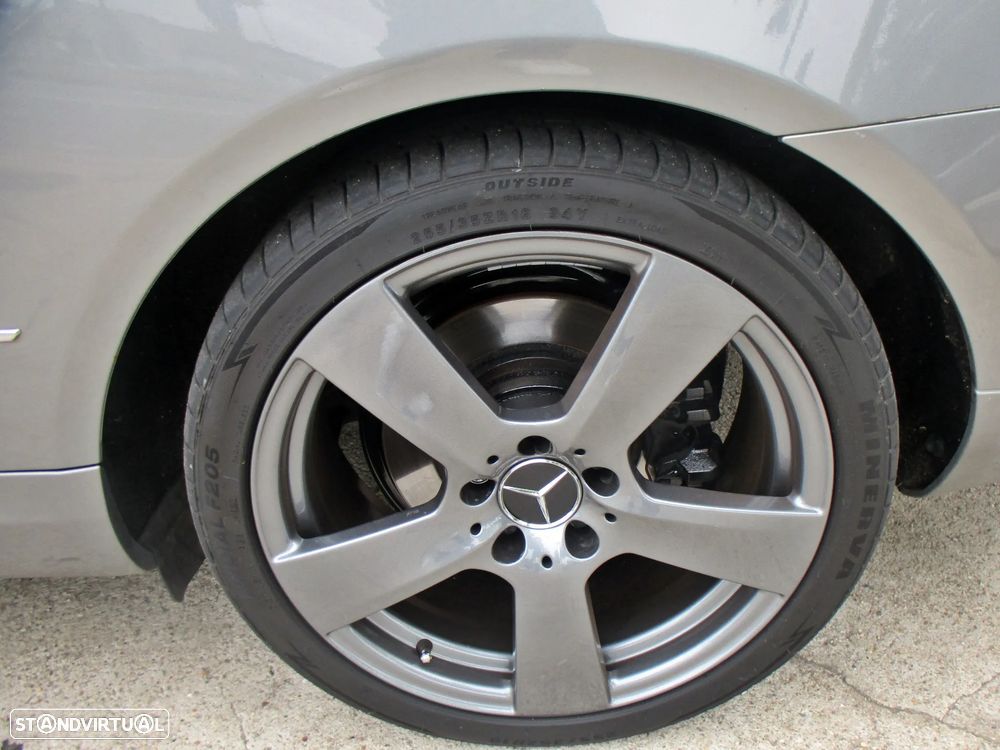 Mercedes-Benz E 250 CDi Avantgarde BlueEfficiency Auto - 38