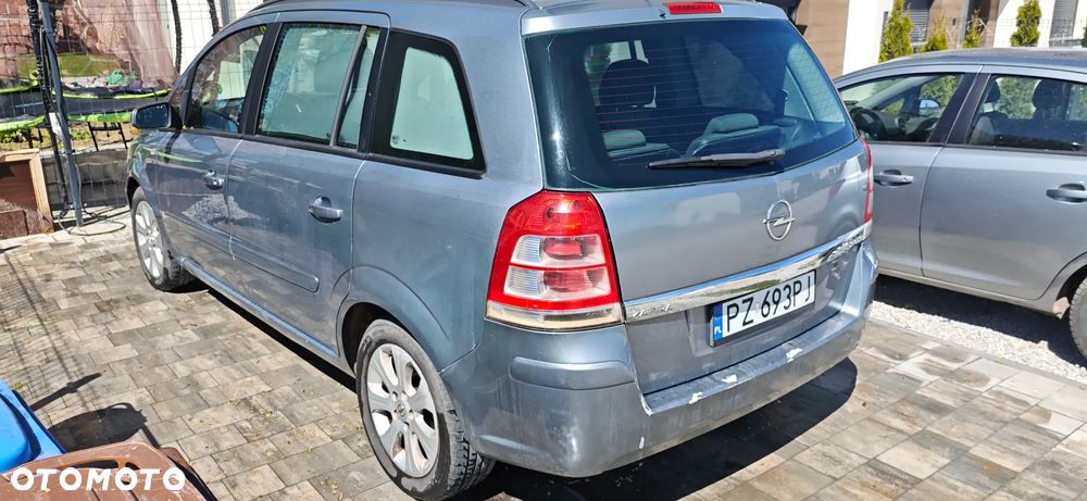 Opel Zafira 1.9 CDTI Cosmo - 4