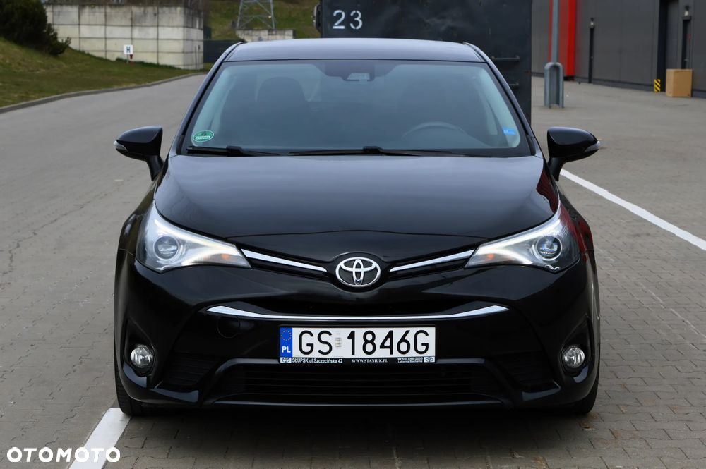 Toyota Avensis 2.0 D-4D Premium - 34
