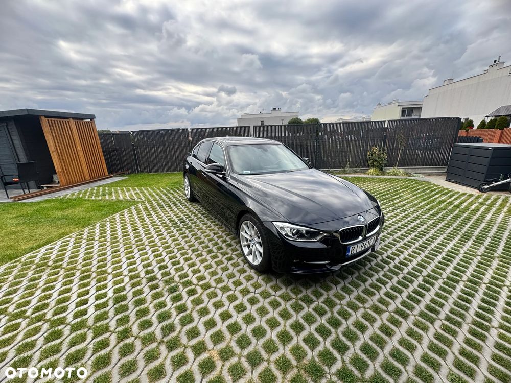 BMW Seria 3 335i Sport Line - 11