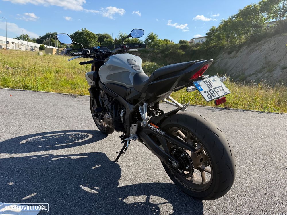 Honda CB - 12
