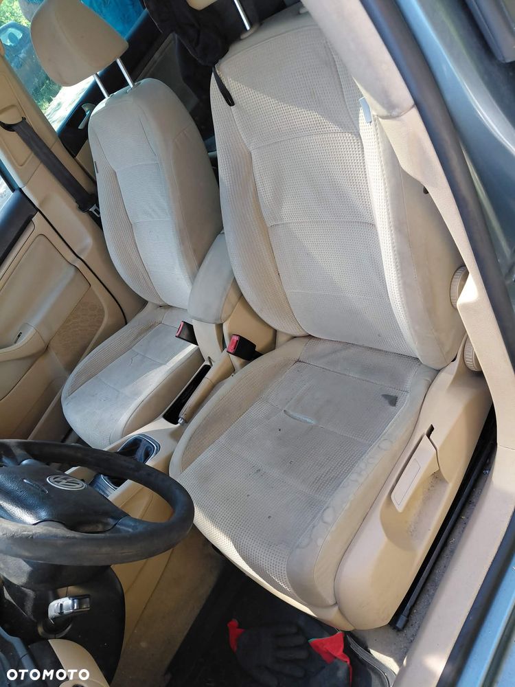 Części VOLKSWAGEN GOLF V kombi 1.9TDI 105KM 2008r. maska klapa zderzak lampa fotele - 10