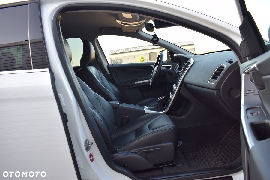 Volvo XC 60 D4 Geartronic Summum - 11