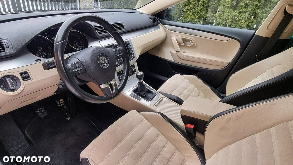 Volkswagen Passat CC - 11