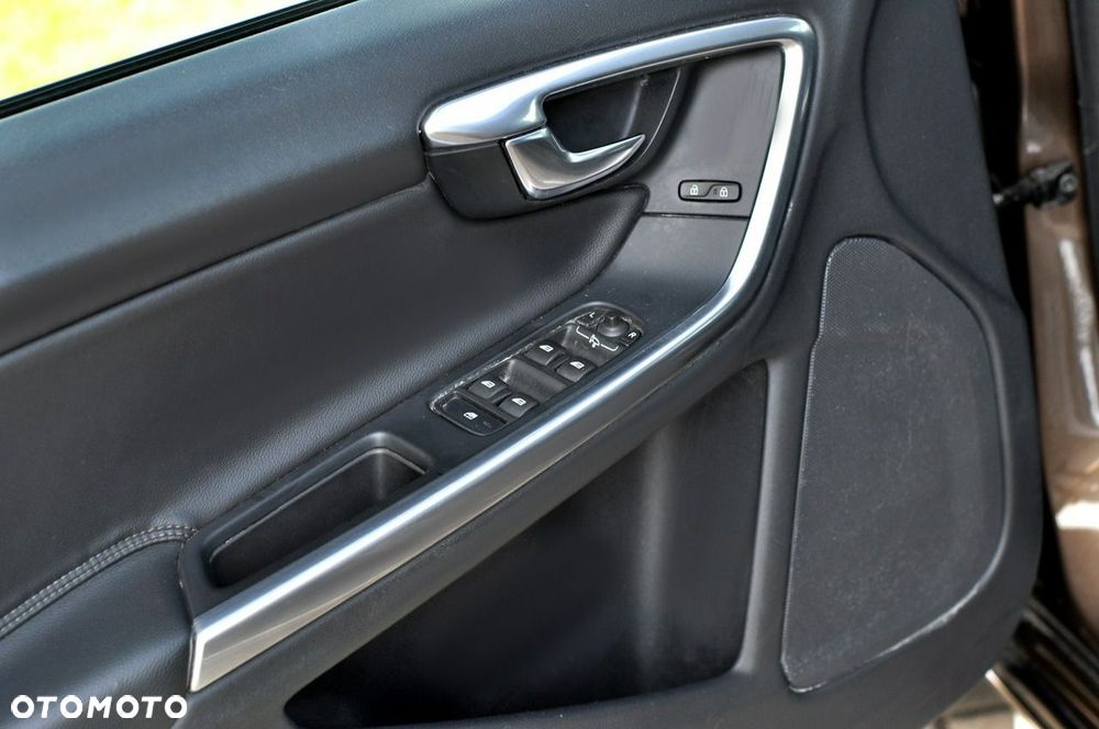 Volvo V60 Cross Country 2015