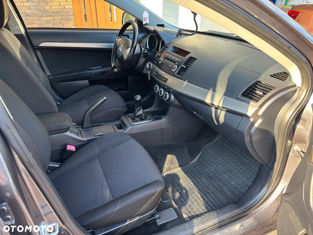 Mitsubishi Lancer 1.8 Intense - 6