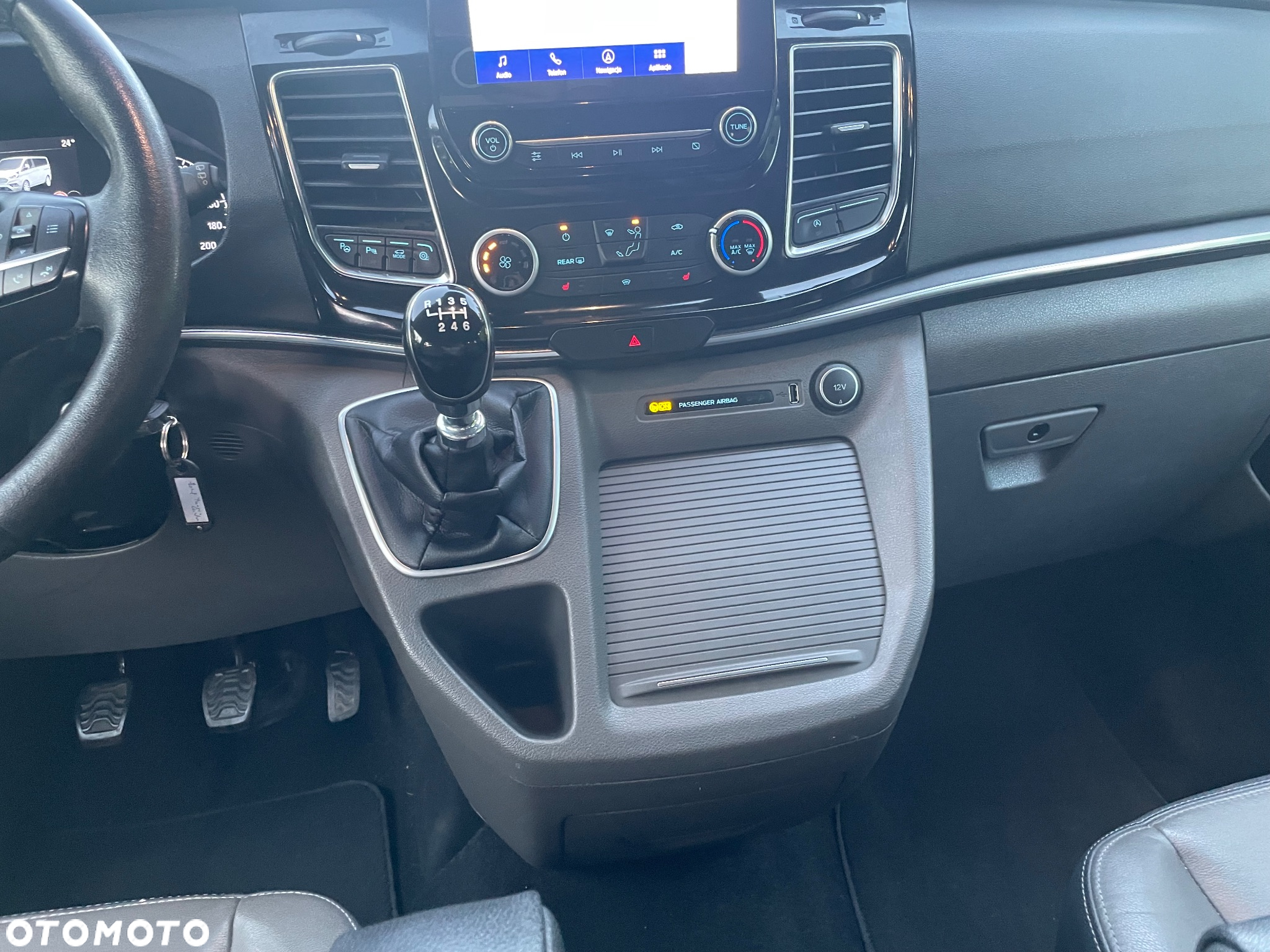 Ford Tourneo Custom 320 L2H1 VA MH Titanium X - 37