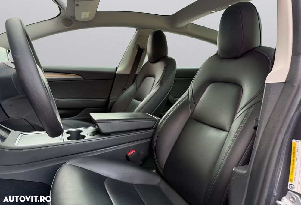 Tesla Model 3 Long Range - 9