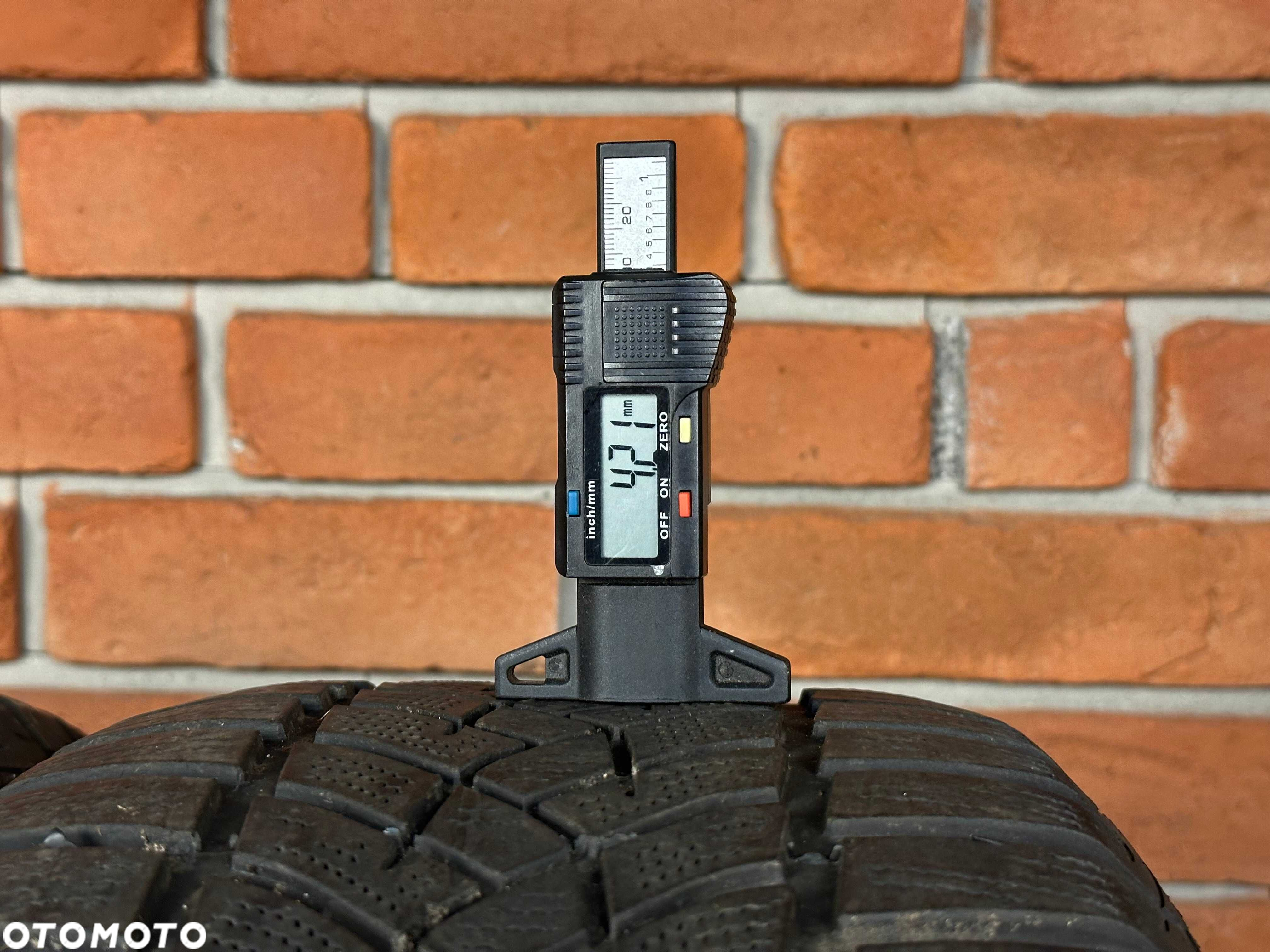 Opony 225/55R17 Goodyear UltraGrip Performance 101V 2022 - 4