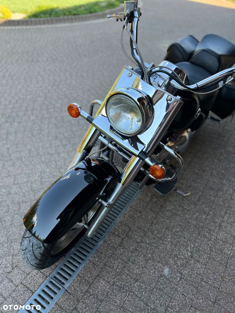 Suzuki Intruder - 16
