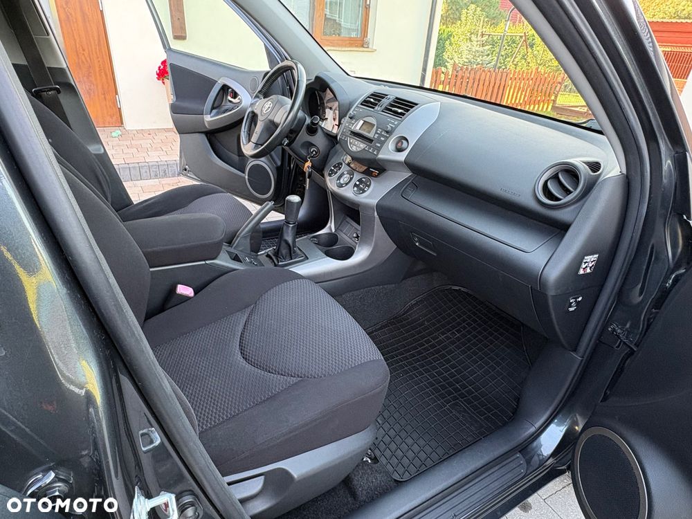 Toyota RAV4 - 19
