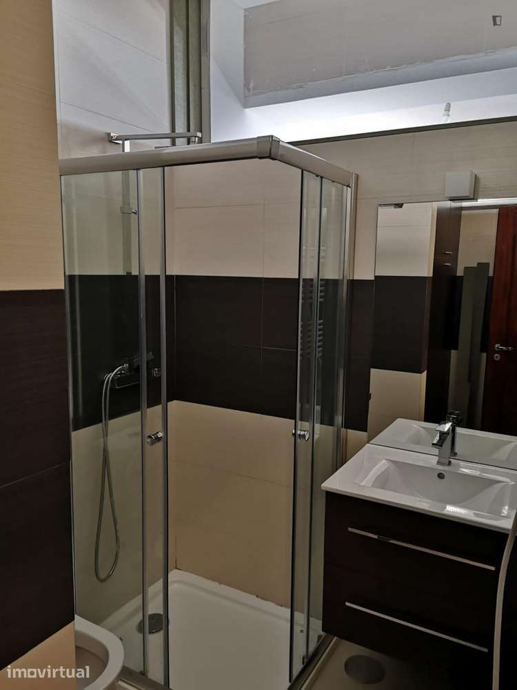 Quarto - localizado em Massarelos Porto - Grande imagem: 5/21