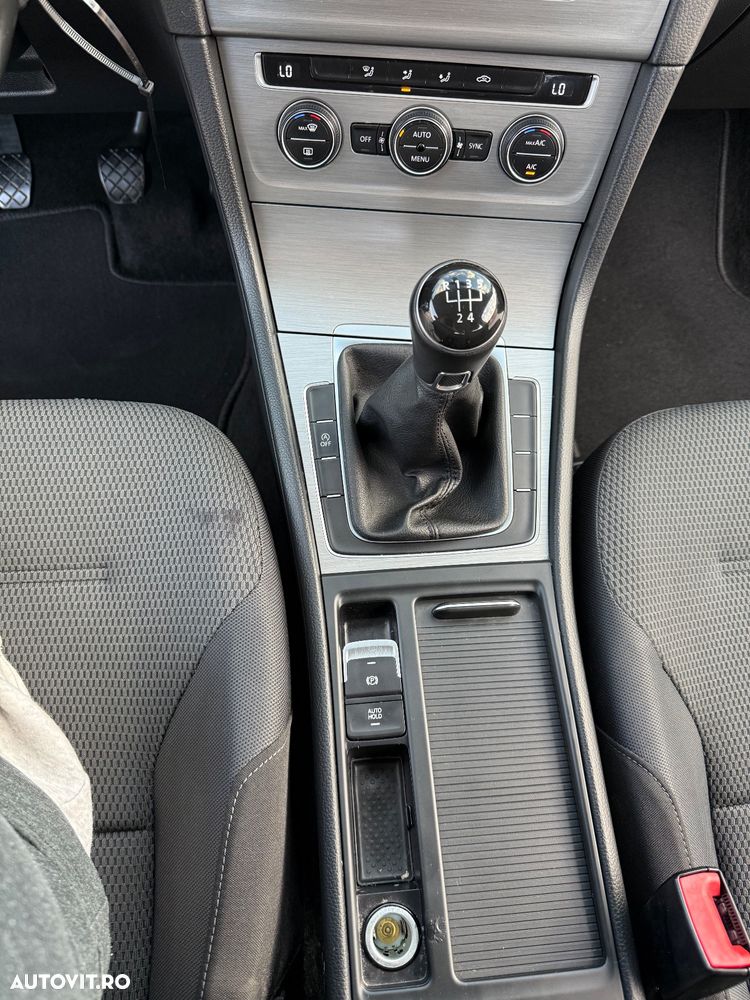 Volkswagen Golf 1.2 TSI BlueMotion Technology Comfortline - 25