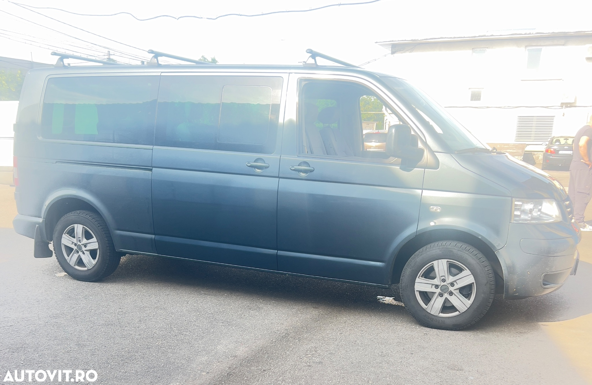 Volkswagen Caravelle - 13