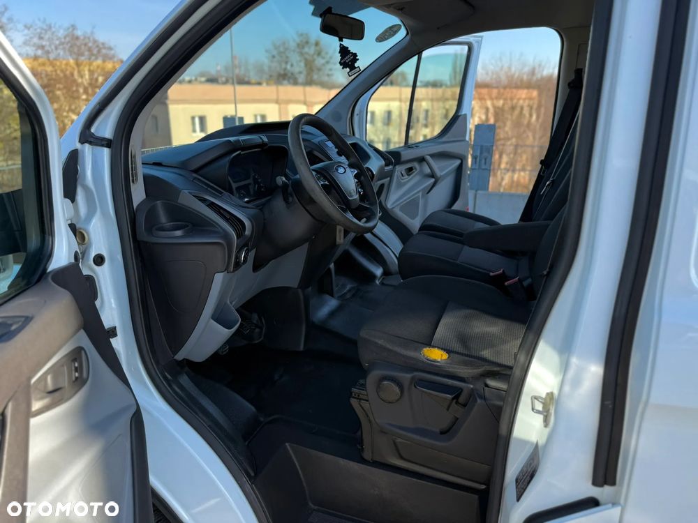 Ford Transit Custsom - 22