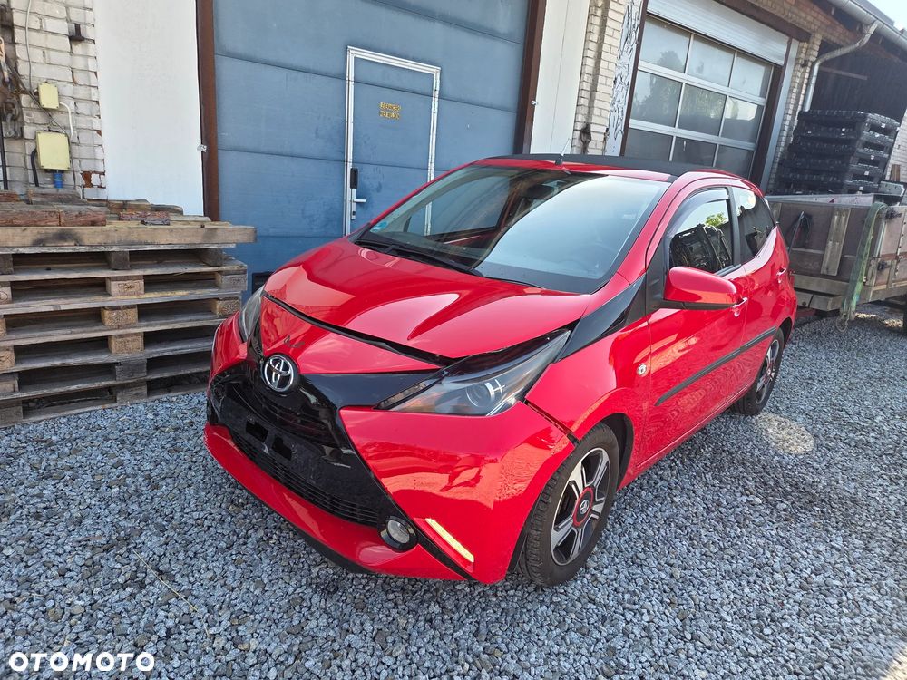 Toyota Aygo x-clusiv - 1