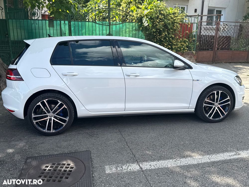 Volkswagen Golf - 24