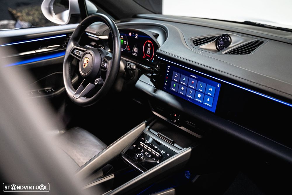 Porsche Macan Electric - 23