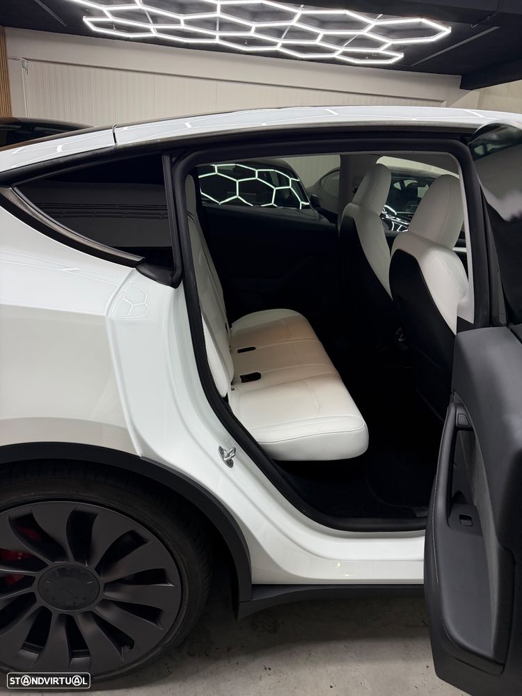 Tesla Model Y Performance Dual Motor AWD - 7