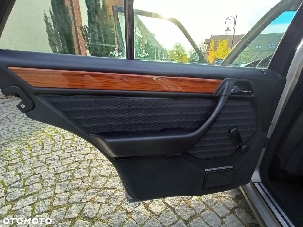 Mercedes-Benz W124 (1984-1993) - 11