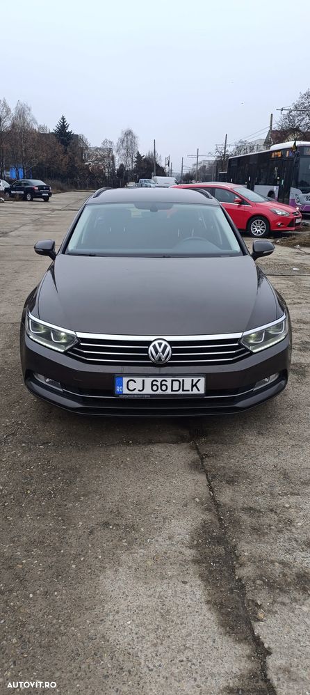 Volkswagen Passat 2.0 TDI DSG Comfortline - 1