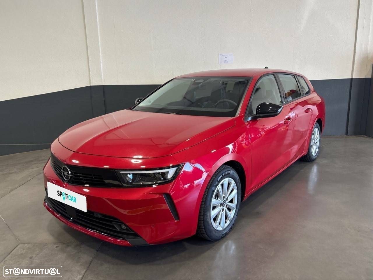 Opel Astra 1.2 T Edition - 1
