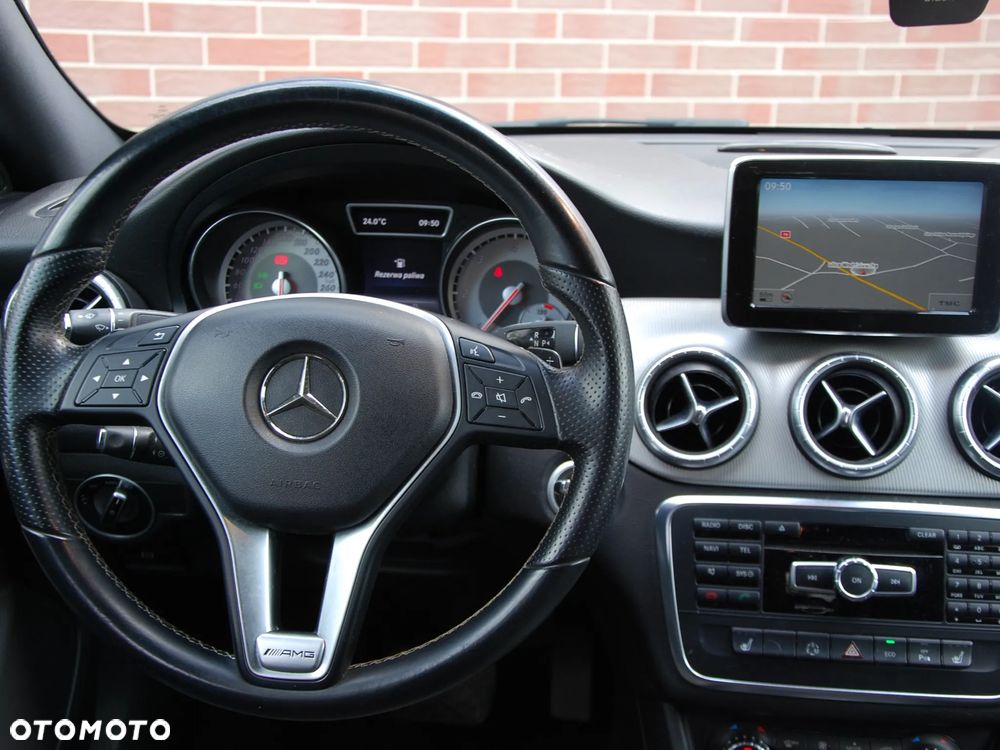 Mercedes-Benz CLA 220 CDI 7G-DCT AMG Line - 12