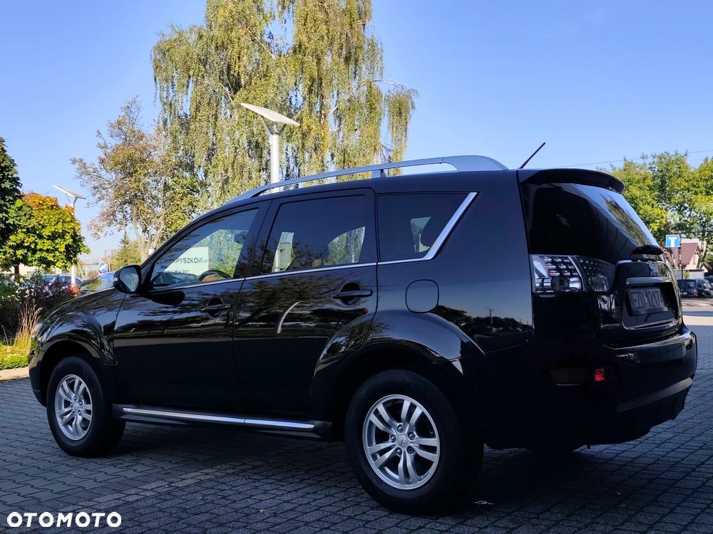 Mitsubishi Outlander 2.0 Intense + NAVI 2WD EU5 - 11