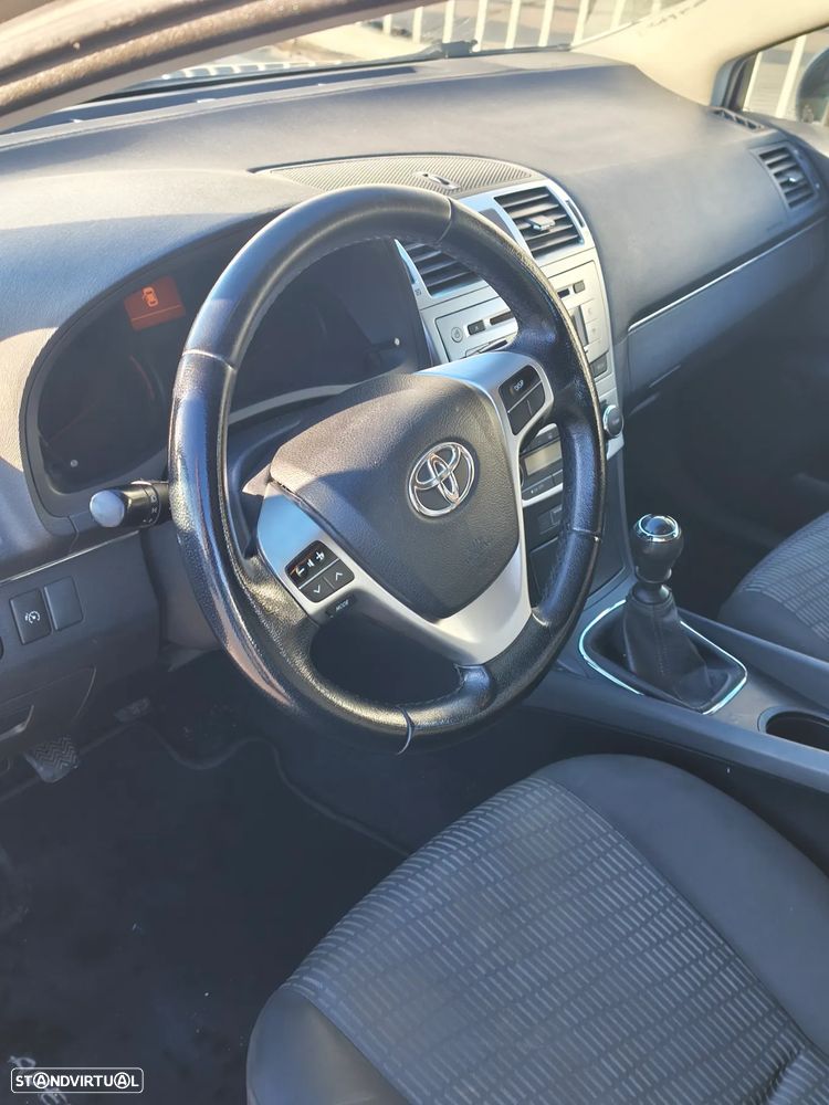 Toyota Avensis SW 2.0 D-4D Comfort - 4