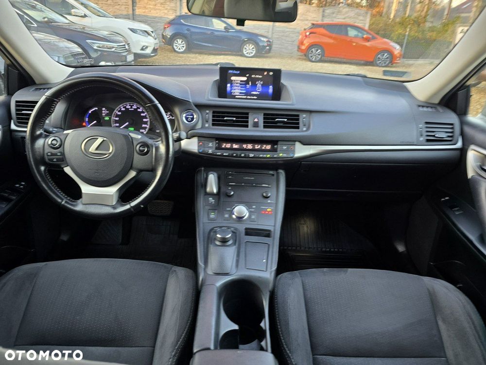 Lexus CT - 8
