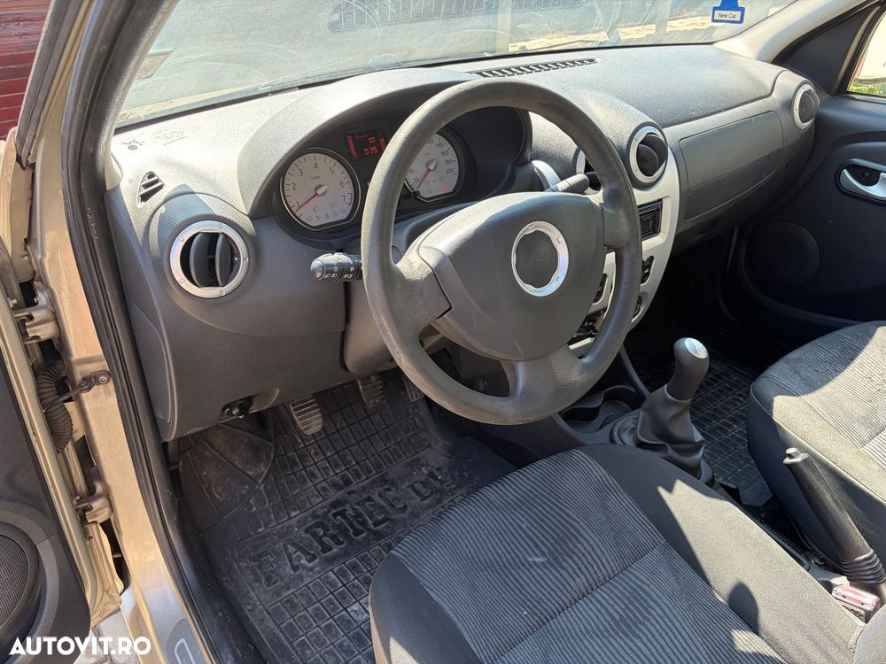 Dacia Logan 1.6 16V MPI Laureate - 1
