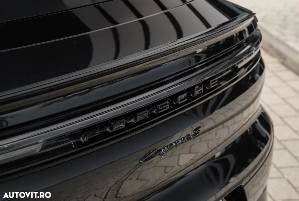 Porsche Cayenne Coupe S E-Hybrid - 11