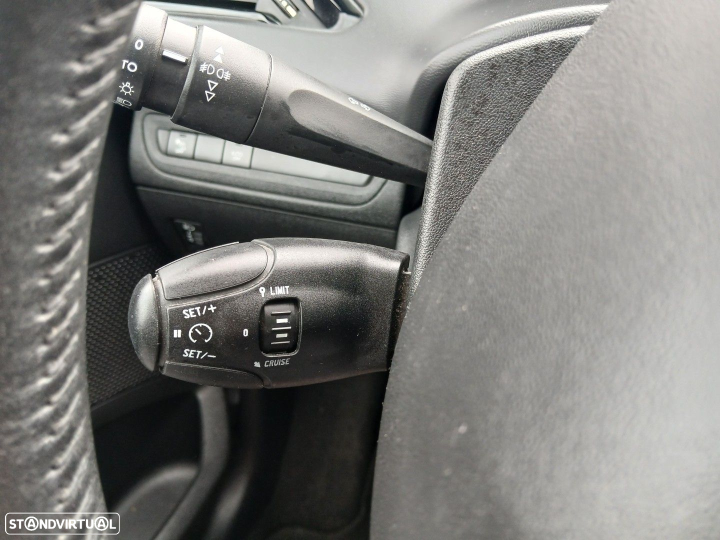Peugeot 208 1.5 BlueHDi Signature - 29