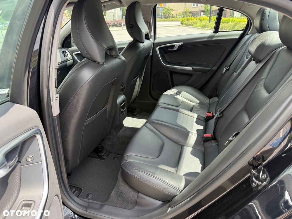 Volvo S60 D5 Geartronic Summum - 16