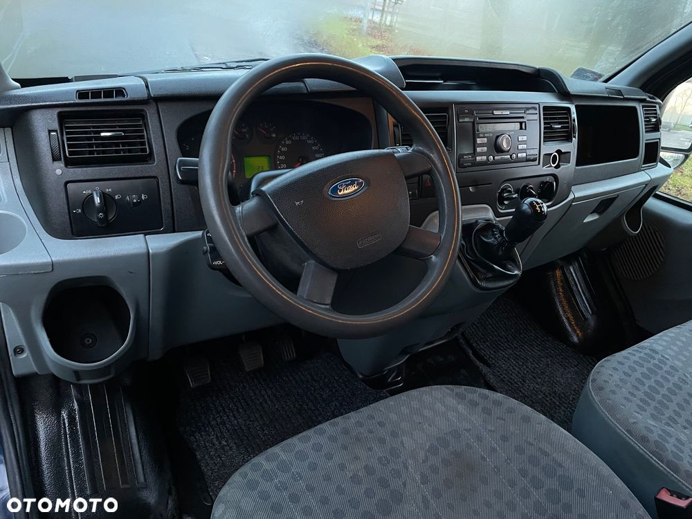 Ford Transit - 12