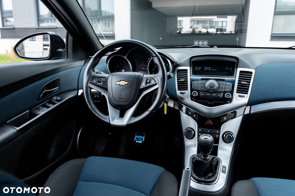 Chevrolet Cruze 1.8 LT - 24