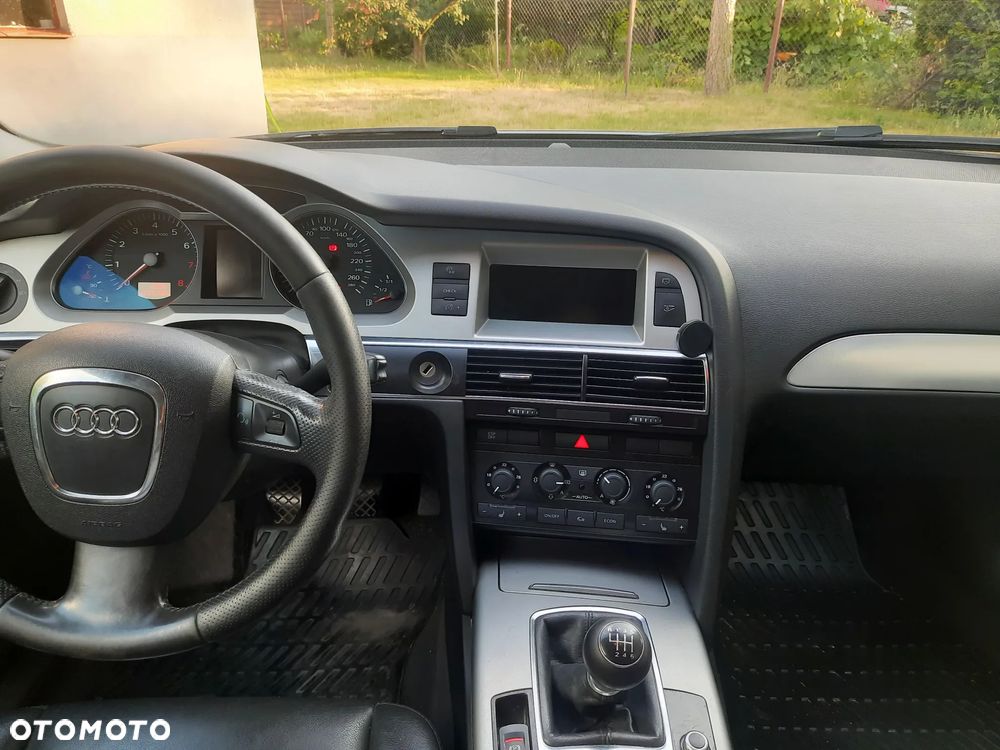 Audi A6 Limousine 2.4 - 17