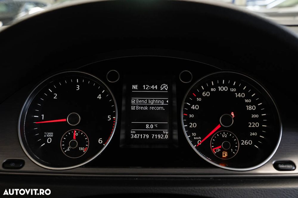 Volkswagen Passat 2.0 TDI DSG Comfortline - 23