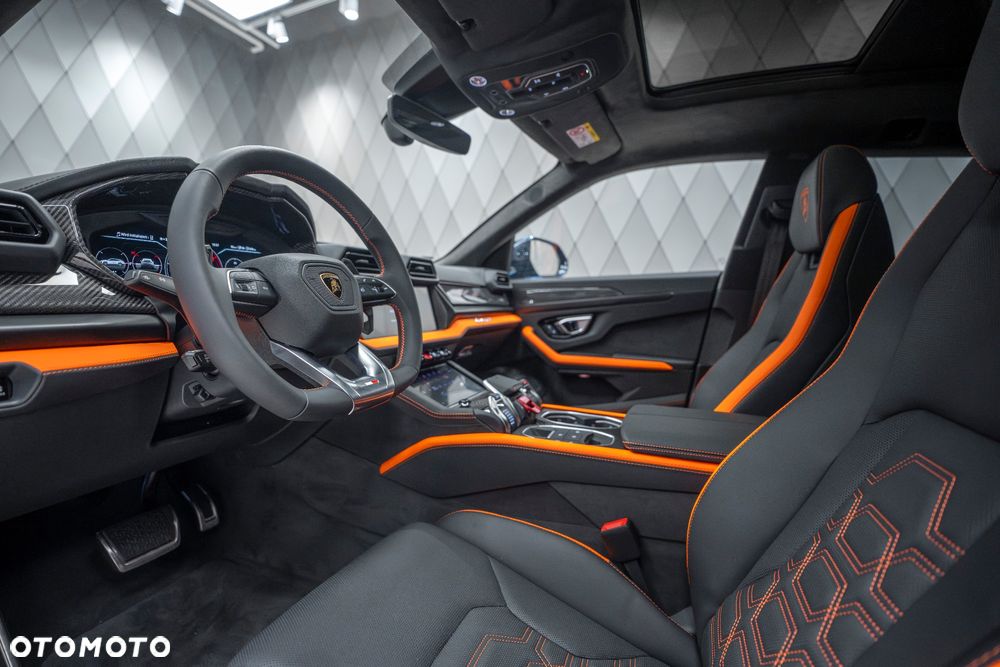 Lamborghini Urus - 14