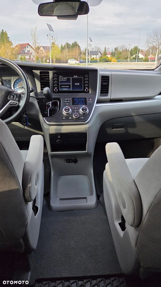 Toyota Sienna - 33