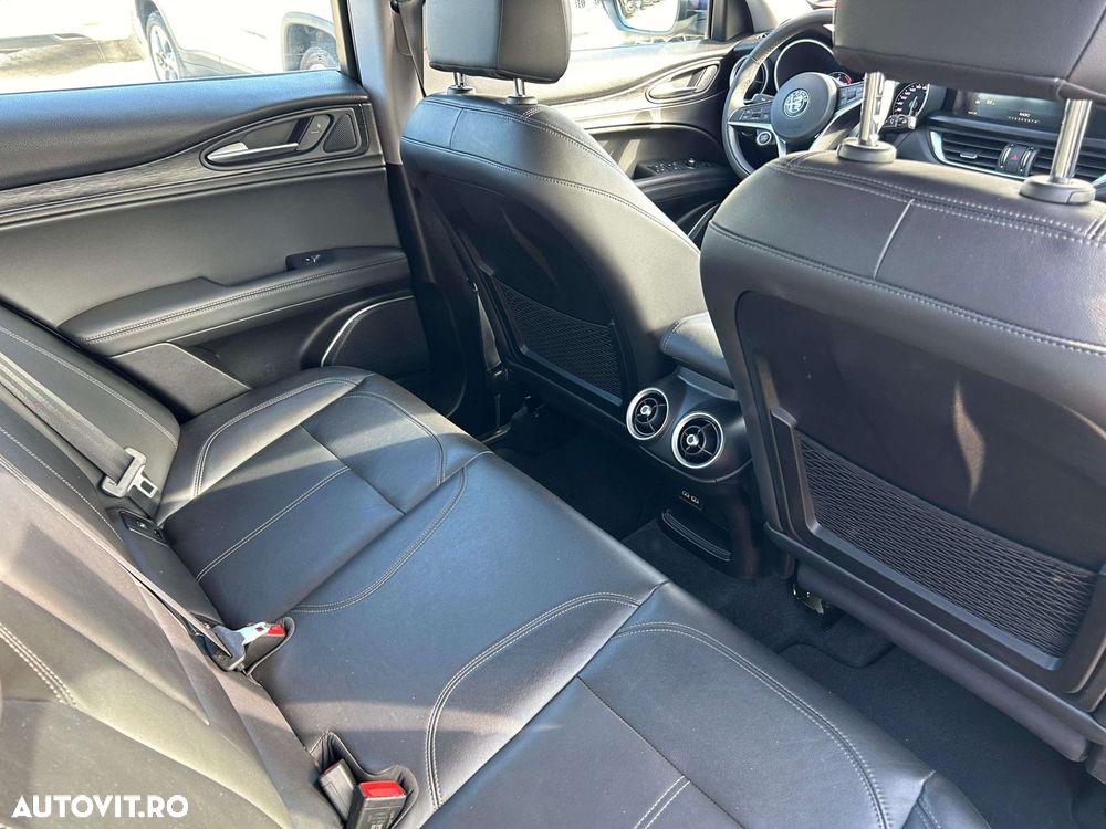 Alfa Romeo Stelvio - 7