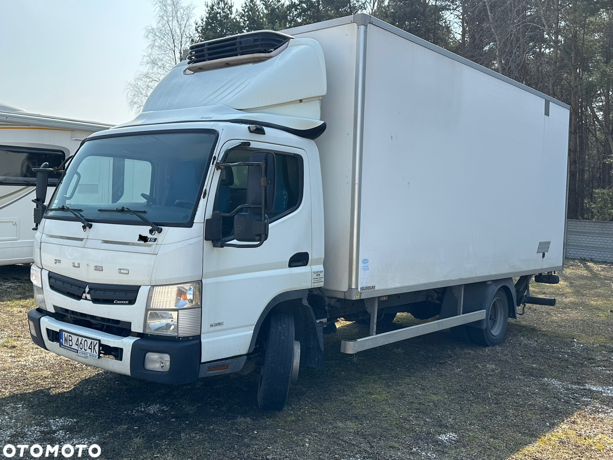 Mitsubishi Canter Chłodnia z windą / 10 europalet / 3,0 Silnik Iveco / Auto Oryginał / Przebieg 300.000 km Salon Polska - 2
